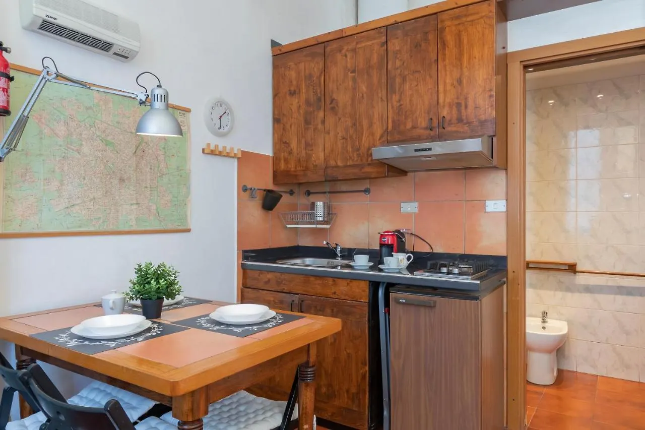 I Host Apartment - Monza 20 Milan 0*,